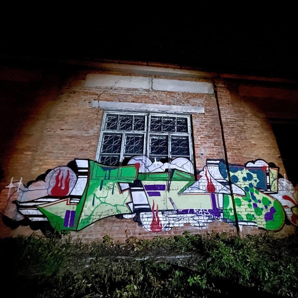 Tras FKS